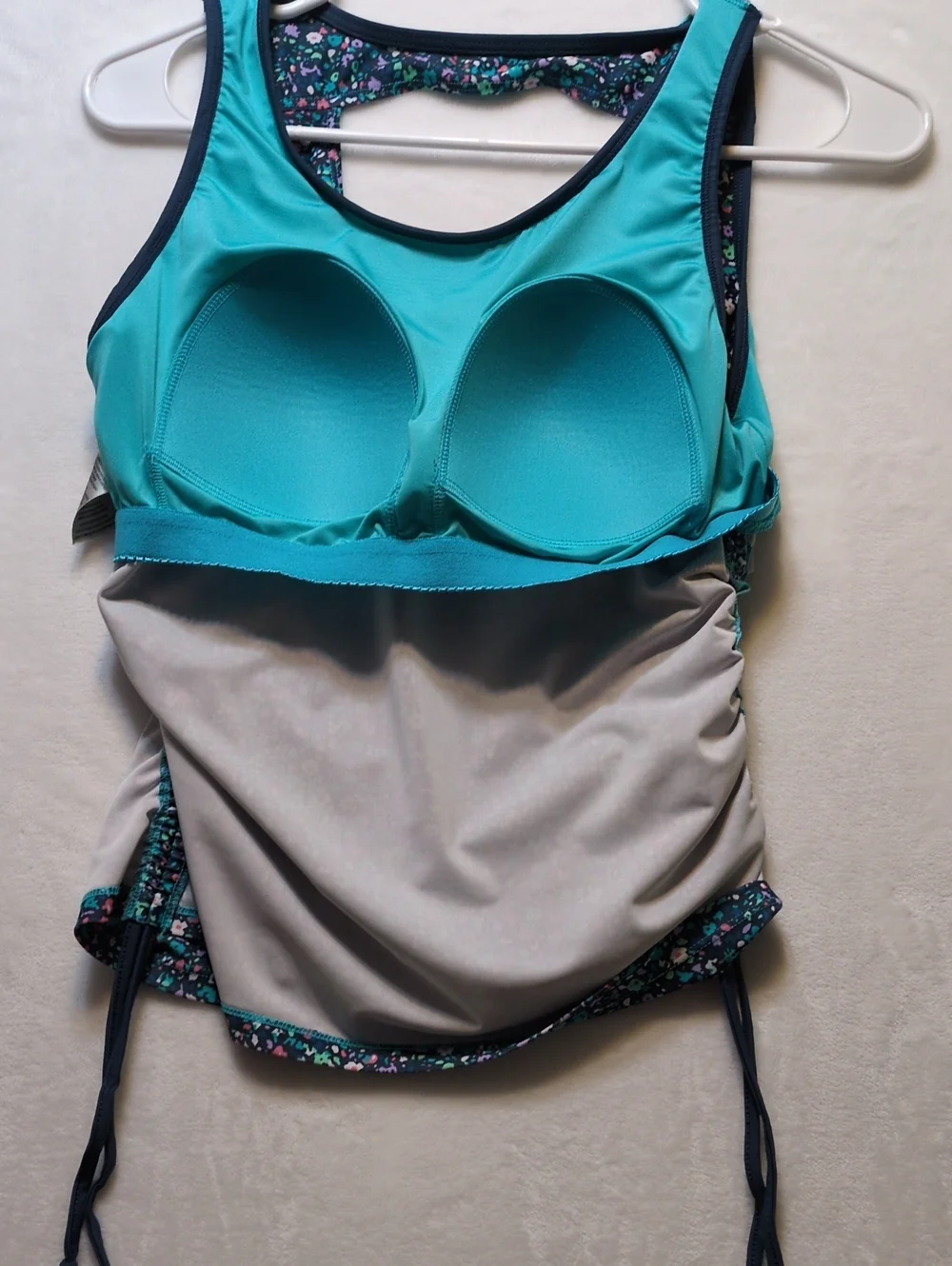 Free Country Ruched Floral Tankini Swim Top M 8/10 Keyhole Racerback Molded Cups